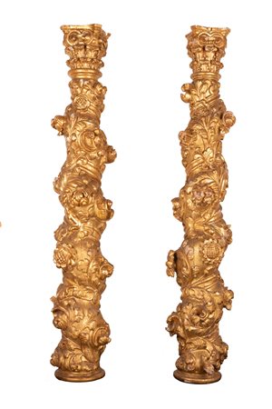Manifattura dell'Italia del nord del XVII secolo ( - ) 
Coppia di colonne 
Legno intagliato e dorato altezza cm 171