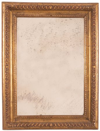 Manifattura dell'Italia centrale del XX secolo ( - ) 
Specchiera dorata in stile XVIII secolo 
 Luce cm 85x60; con cornice cm 115x86