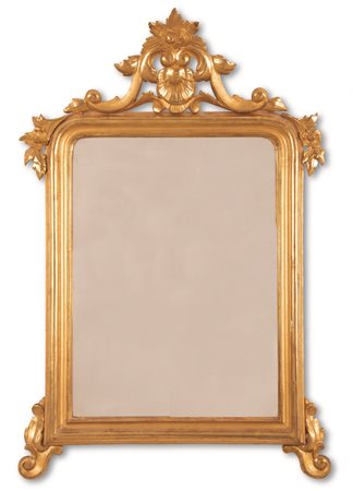 Manifattura romana ( - ) 
Specchio in legno intagliato e dorato con cimasa recante conchiglia e tralci di fiori. Piedi d'appoggio a riccio secondo quarto del XIX secolo
 cm 78x58; con cornice cm 130x82