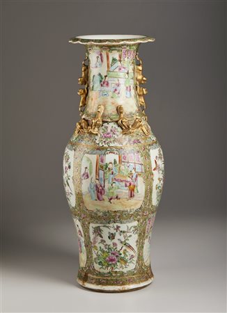  Arte Cinese - Vaso a balaustro Canton
Cina, dinastia Qing, XIX secolo .