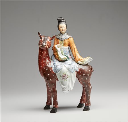  Arte Cinese - Gruppo scultoreo raffigurante immortale 
Cina, dinastia Qing, XIX secolo .