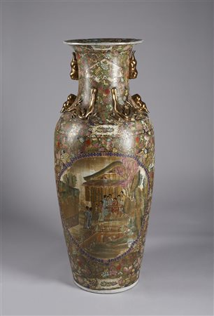 Arte Cinese - Vaso monumentale in porcellana 
Cina, XX secolo .