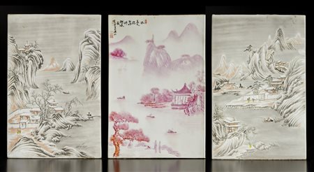  Arte Cinese - Gruppo di tre placche in porcellana smaltata 
Cina, inizio XX secolo .