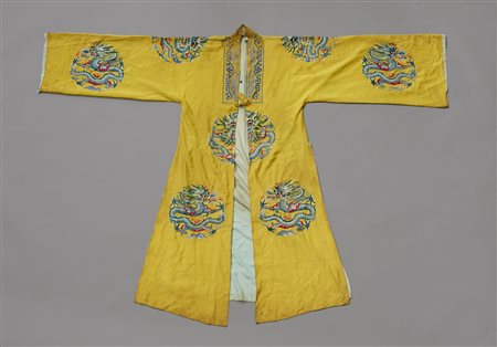  Arte Cinese - Veste in seta gialla 
Cina, dinastia Qing, inizi XX secolo.