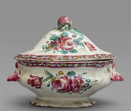 # Piccola zuppiera in ceramica di Lodi, 