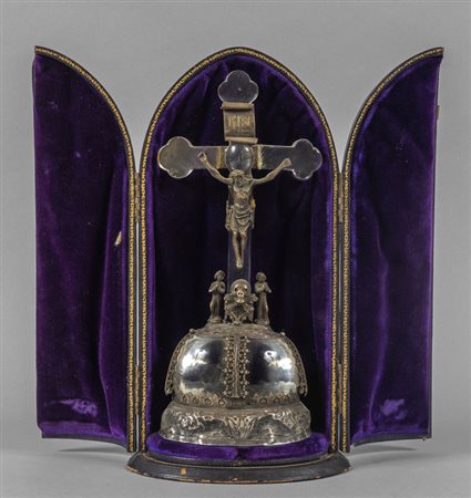 Crocefisso in argento e cristallo di rocca nella 