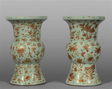 Coppia di vasi a tromba in porcellana Celadon 