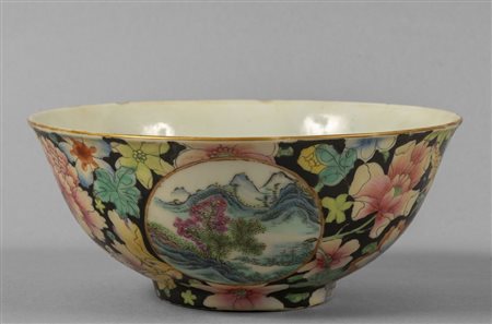 Coppa in porcellana famiglia nera decorata a 