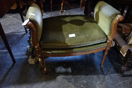 # Panchetta umbertina in legno intagliato<br>cm. 