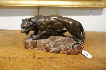 Pantera, scultura Decò in bronzo a patina scura 