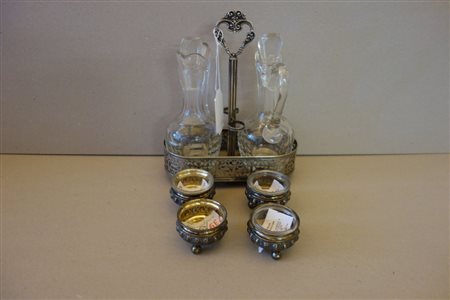 Oliera in argento e quattro salierine in argento 