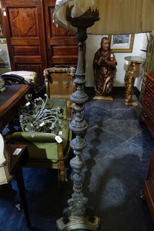 Piantana Luigi XIV in rame sbalzato, 