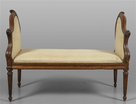 Panchetta Luigi XVI in noce intagliato, Genova 