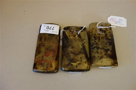 Tre scatole portasigari decorate in policromia 