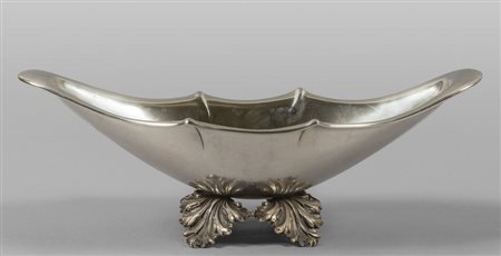 Centrotavola in argento di forma ovale con 