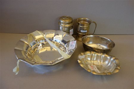 Cinque oggetti in argento<br>gr.tot.800