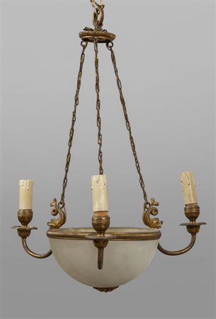 Piccolo lampadario in bronzo dorato con coppa in 