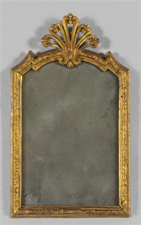 Specchiera Luigi XV in legno intagliato e dorato, 