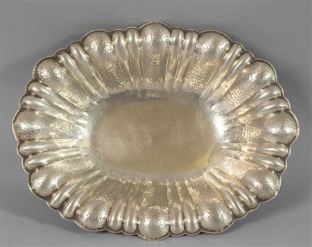 # Fruttiera in argento<br>cm.33x26xh.7,gr.460