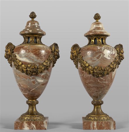 * Coppia di vasi Napoleone III in marmo con 