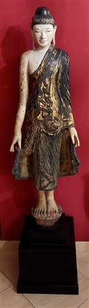 buddha in legno policromo con base nera<br>h 192 