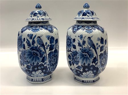 Delft coppia di vasi in porcellana bianca e 