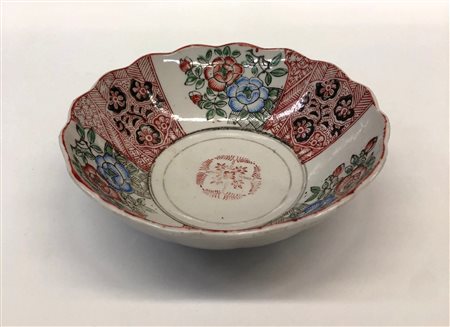 Cina ciotola in porcellana policroma <br>dm 17 cm