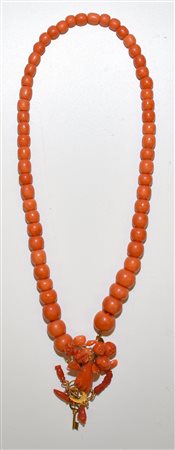 collana in corallo e oro