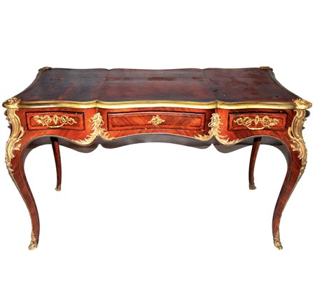 scrivania mossa sul fronte con bronzi dorati 