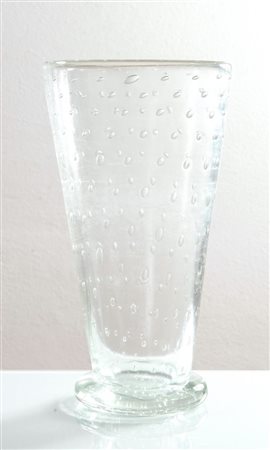 Vaso tronco-conico in vetro trasparente, Murano, Anni ‘40.