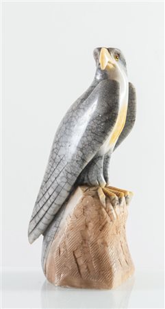 Scultura in alabastro tinto raffigurante Falco, Italia, Anni ‘30.