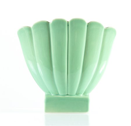 Giovanni Gariboldi per Richard Ginori, Manifattura San Cristoforo, Vaso a ventaglio in ceramica, Anni ‘40.