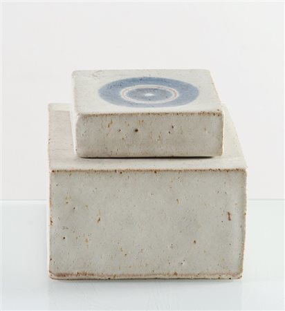 Bruno Gambone (Vietri sul Mare 1936 – Firenze 2021), Scatola squadrata in gres, Anni ‘70.