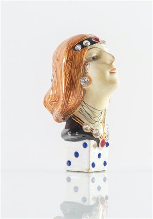 Mario Salvini (Reggio Emilia 1863 – Firenze 1940), Sigillo in ceramica raffigurante Testina Femminile, Firenze, inizi del XX secolo.