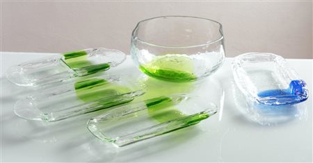 Servizio di quattro vassoi e ciotola in vetro, Murano, Anni ‘70.