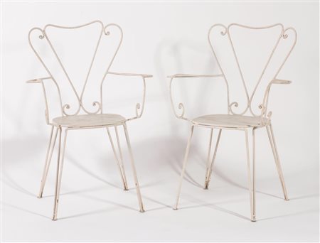 Coppia di sedute da esterno in ferro lavorato e laccato bianco, Italia, Anni ‘70.