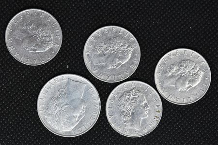 LOTTO DI 5 MONETE REPUBBLICA ITALIANA - 50 lire 1960 - 50 lire 1960 - 50 lire...