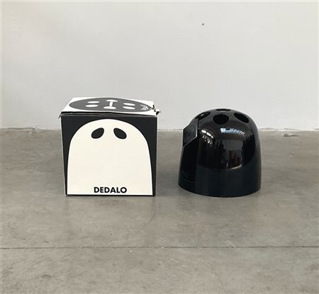 Emma Gismondi Schweinberger Portaombrelli modello "Dedalo". Produzione Studio Ar