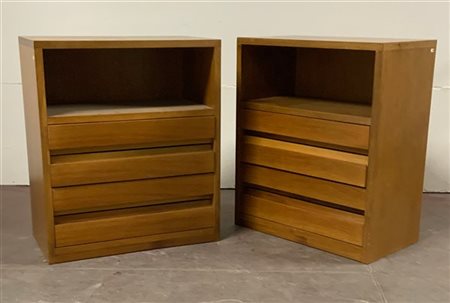 Tecno (Attribuito)
Coppia di comodini in legno massello e impiallacciato a casse