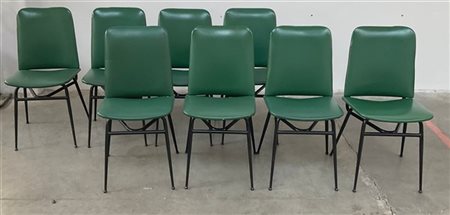 Lotto composto da otto sedie con struttura in metallo verniciato nero, seduta e