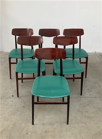 Lotto composto da sei sedie con struttura in legno, seduta imbottita e rivestit