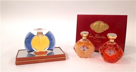 Lalique Lotto composto tre bottiglie portaprofumo. Francia, anni '90. Firmati a