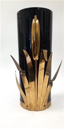 Grande vaso in vetro opale nero con decori a sbalzo di ottone raffiguranti fogl