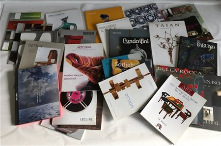Lotto composto da trentacinque cataloghi d'asta di design e arti decorative del