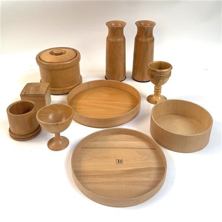 Ingo knuth Lotto composto da due brocche, due vassoi, due contenitori, un conten