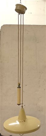 Lampada a saliscendi in metallo verniciato créme. Italia, anni '50. (d cm 37) (