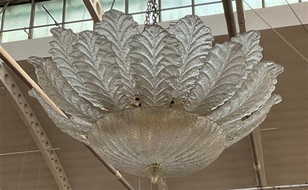 Plafoniera con struttura in metallo dorato, foglie in vetro trasparente incolor