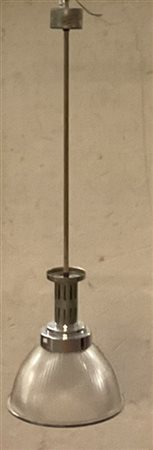 Lampada a sospensione in acciaio e vetro stampato. (h cm 103) (lievi difetti)