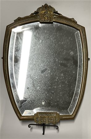 Specchio da tavolo con cornice in bronzo (cm 31x44). (difetti)