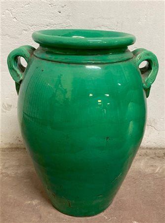 Galvani Grande vaso biansato in ceramica smaltata nei toni del verde. Secolo XX.